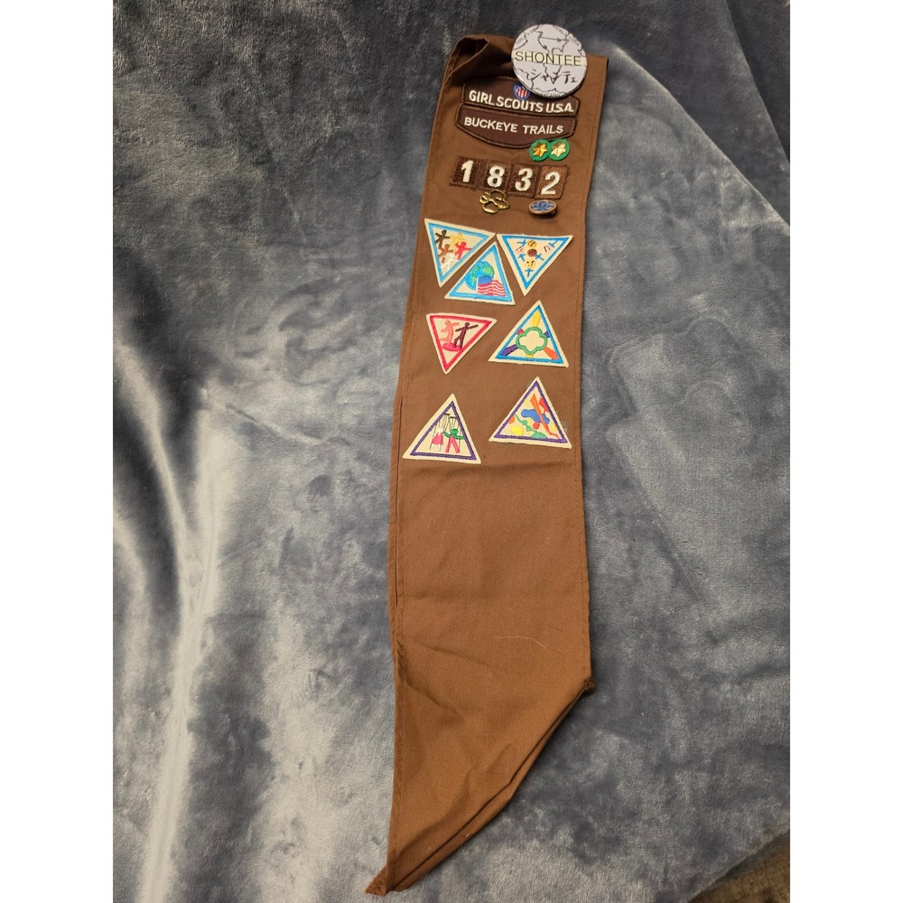 Vintage Brownie Girl Scout Sash Buckeye Trails 1832 Patches Pins 1990s Sash